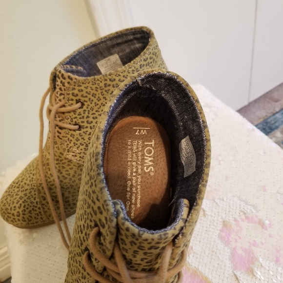 TOMS Wedge ankle bootie - Picture 5 of 6